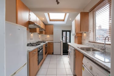 6 bed house, Doncaster Road, Sandyford, Newcastle, NE21RB - Image 2