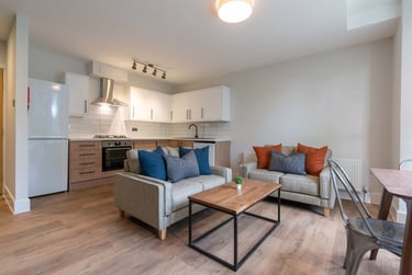 4 bed flat, Jesmond Road, Sandyford, Newcastle, NE21NL - Image 1