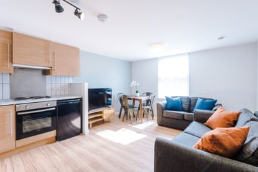 4 bed flat, Jesmond Road, Sandyford, Newcastle, NE21NJ - Image 1