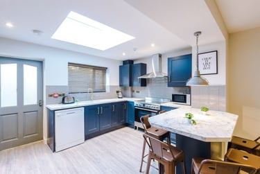 6 bed house, West Road, City Centre, Lancaster, LA15PG - Image 1