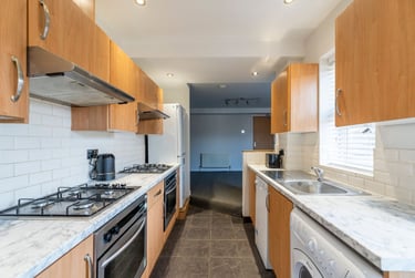 6 bed house, Chillingham Road, Heaton, Newcastle, NE65XL - Image 2