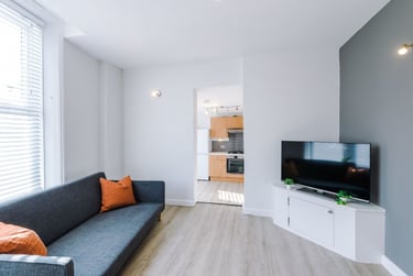 6 bed house, Starbeck Avenue, Sandyford, Newcastle, NE21RJ - Image 1