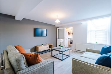 6 bed house, Chillingham Road, Heaton, Newcastle, NE65XL - Image 2