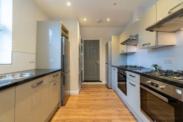 6 bed house, Cardigan Terrace, Heaton, Newcastle, NE65HS - Image 2
