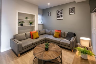 6 bed house, Dalton Street, Cathays, Cardiff, CF244HB - Image 1