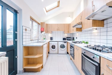 7 bed house, Brandon Grove, Jesmond Vale, Newcastle, NE21PA - Image 2
