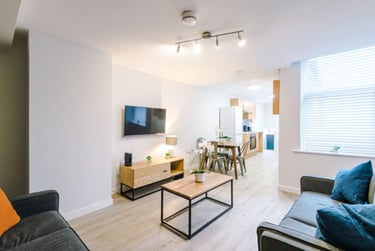 6 bed house, Hotspur Street, Jesmond Vale, Newcastle, NE65BE - Image 1