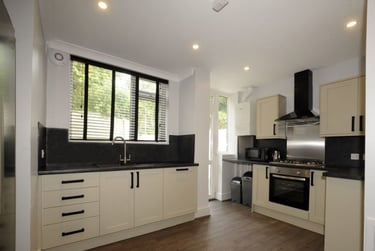 6 bed house, Iddesleigh Road, Mount Pleasant, Exeter, EX46LY - Image 11