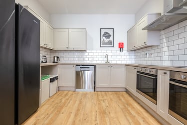 5 bed flat, Walter Road, Mount Pleasant, Swansea, SA15RF - Image 3