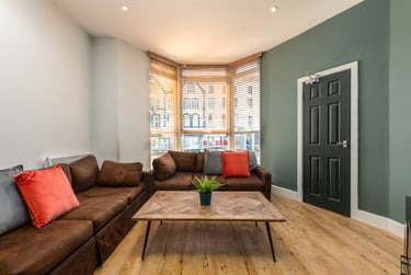 5 bed flat, Walter Road, Mount Pleasant, Swansea, SA15RF - Image 13