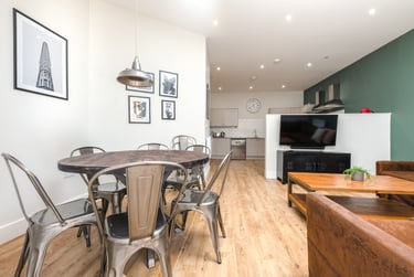 5 bed flat, Walter Road, Mount Pleasant, Swansea, SA15RF - Image 1