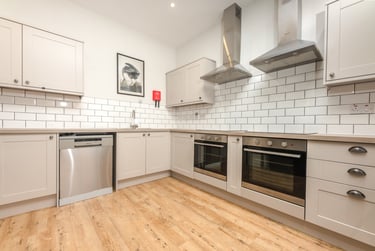 5 bed flat, Walter Road, Mount Pleasant, Swansea, SA15RF - Image 2