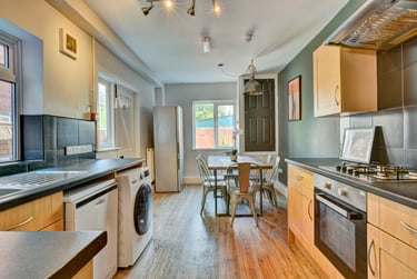 6 bed house, Wrentham Estate, Old Tiverton Road, Mount Pleasant, Exeter, EX46ND - Image 11