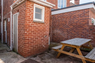 6 bed house, Wrentham Estate, Old Tiverton Road, Mount Pleasant, Exeter, EX46ND - Image 2