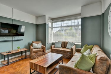 6 bed house, Wrentham Estate, Old Tiverton Road, Mount Pleasant, Exeter, EX46ND - Image 1