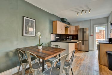 6 bed house, Wrentham Estate, Old Tiverton Road, Mount Pleasant, Exeter, EX46ND - Image 11