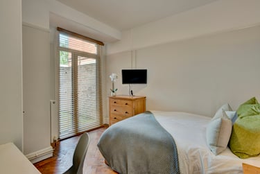 6 bed house, Wrentham Estate, Old Tiverton Road, Mount Pleasant, Exeter, EX46ND - Image 10