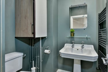 6 bed house, Wrentham Estate, Old Tiverton Road, Mount Pleasant, Exeter, EX46ND - Image 4