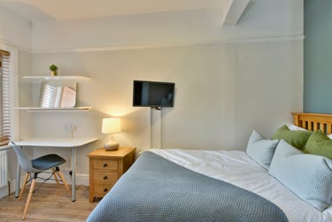 6 bed house, Wrentham Estate, Old Tiverton Road, Mount Pleasant, Exeter, EX46ND - Image 8