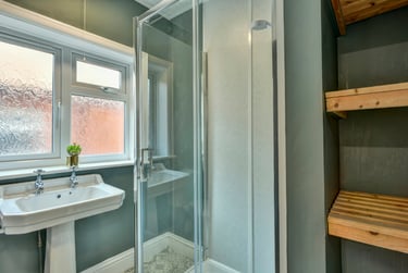 6 bed house, Wrentham Estate, Old Tiverton Road, Mount Pleasant, Exeter, EX46ND - Image 4