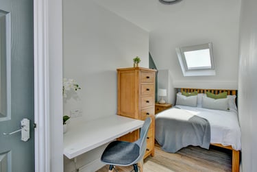 6 bed house, Wrentham Estate, Old Tiverton Road, Mount Pleasant, Exeter, EX46ND - Image 6