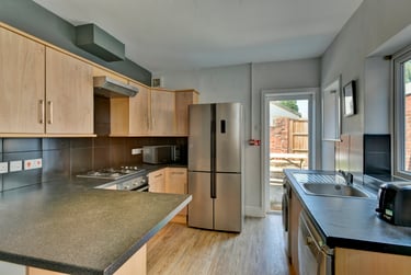 6 bed house, Wrentham Estate, Old Tiverton Road, Mount Pleasant, Exeter, EX46ND - Image 12