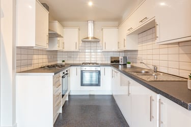 8 bed flat, St Hilds Lane, Claypath, Durham, DH11QL - Image 2