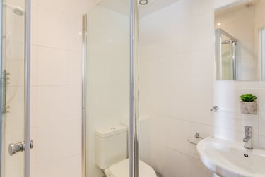 8 bed flat, St Hilds Lane, Claypath, Durham, DH11QL - Image 14