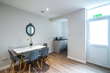 4 bed house, Cauldon Road, Shelton, Stoke, ST42ED - Image 5
