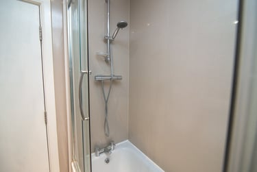 5 bed house, Queen Anne Street, Shelton, Stoke, ST42EQ - Image 10