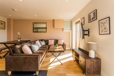 8 bed flat, St Hilds Lane, Claypath, Durham, DH11QL - Image 1