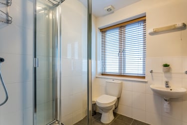 4 bed flat, St Hilds Lane, Claypath, Durham, DH11QL - Image 9