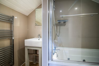 4 bed house, Leek Road, Shelton, Stoke, ST42BP - Image 6
