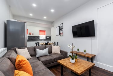 6 bed house, 2 Lombard Grove, Fallowfield, Manchester, M146AN - Image 2