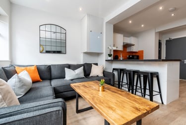 6 bed house, 8 Holcombe Road, Fallowfield, Manchester, M146QX - Image 1
