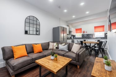6 bed house, 2 Lombard Grove, Fallowfield, Manchester, M146AN - Image 1