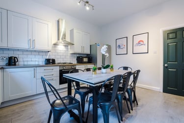 6 bed house, 114 Woodsley Road, Hyde Park, Leeds, LS31DU - Image 2