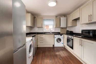 7 bed flat, Church Street, Lenton, Nottingham, NG71SJ - Image 2