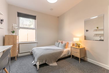 6 bed house, 8 Kimbolton Avenue, Radford, Nottingham, NG71PT - Image 2