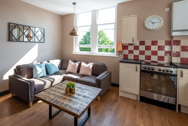 4 bed house, Flat M Bishop Blackall School, St James, Exeter, EX46BP - Image 1