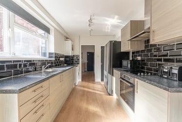 6 bed house, 76 Rothesay Avenue, Radford, Nottingham, NG71PW - Image 3