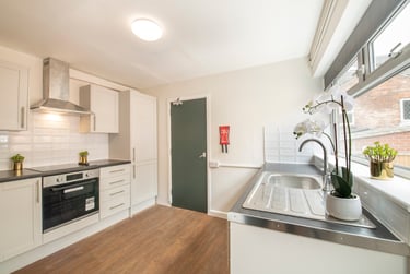 6 bed house, 15 Derby Grove, Radford, Nottingham, NG71PE - Image 4