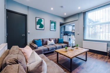 5 bed house, 17 Norwood Place, Hyde Park, Leeds, LS61EA - Image 1