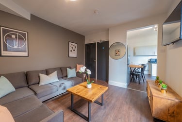 7 bed house, 107 Mount Pleasant Road, Mount Pleasant, Exeter, EX47AB - Image 1