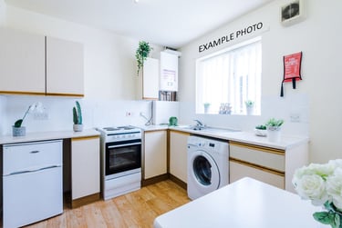 3 bed house, Aquarius Lane, Charlestown, Salford, M66HE - Image 3