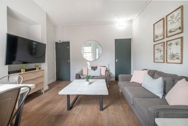 5 bed house, 44 Lenton Boulevard, Lenton, Nottingham, NG72ES - Image 1