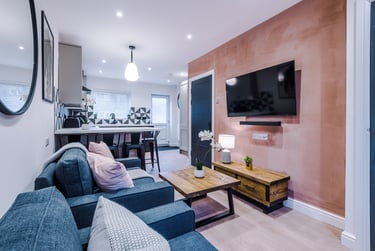 2 bed house, Capricorn Way, Charlestown, Salford, M66HD - Image 2