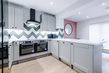 6 bed house, Capricorn Way, Charlestown, Salford, M66HD - Image 2