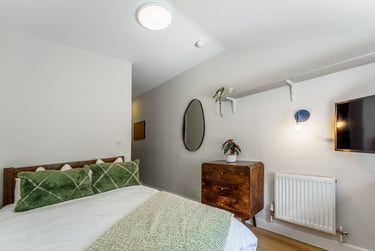 6 bed house, Flat 14, Isca Lofts, St Sidwells, Exeter, EX46AL - Image 3