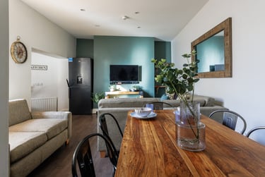6 bed house, Sutton Street, City Centre, Durham, DH14DD - Image 1